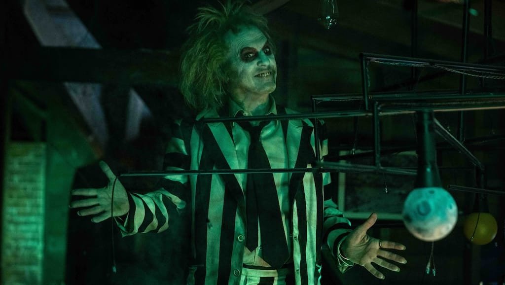 Why Geena Davis & Alec Baldwin Aren’t in Beetlejuice Sequel 2024