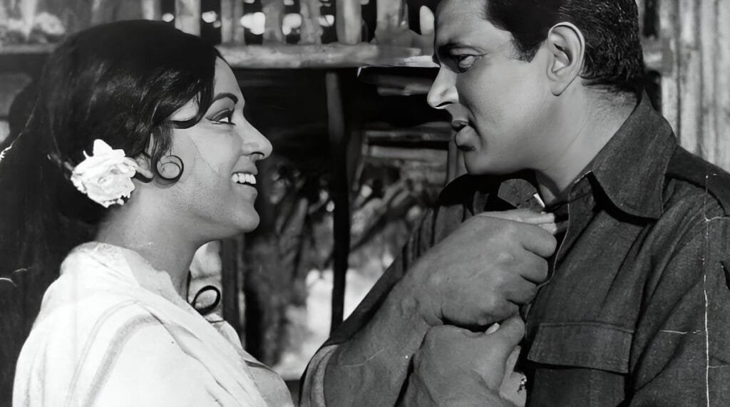 A commercial blockbuster that strengthened Dharmendra’s heroic image.